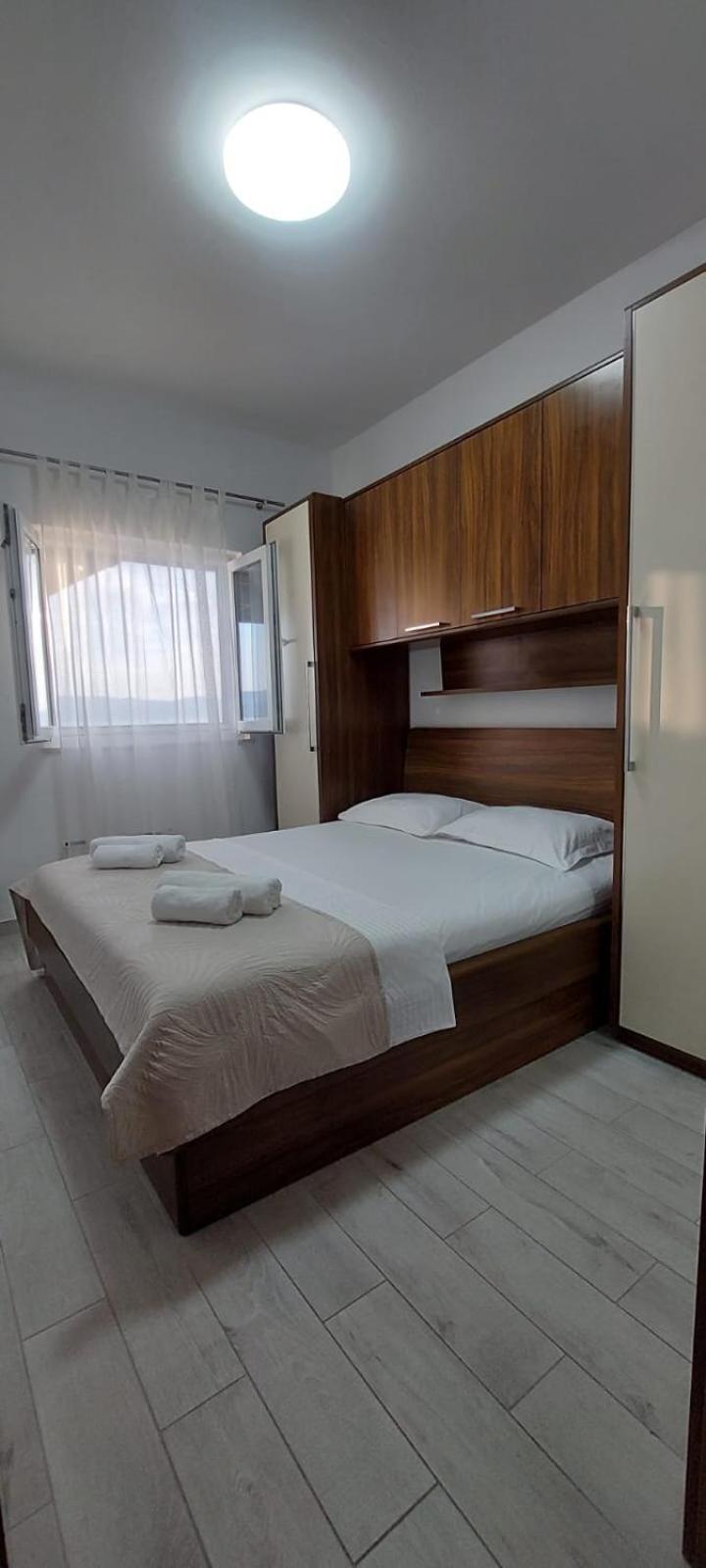 Apartment Toncica Оміш Екстер'єр фото