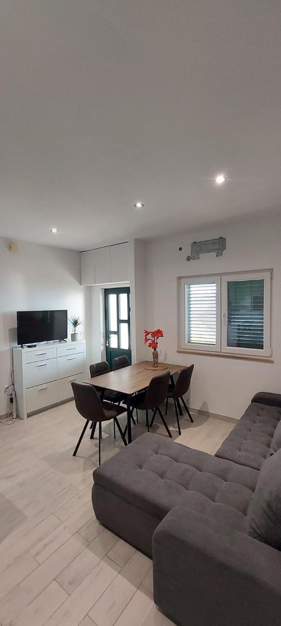 Apartment Toncica Оміш Екстер'єр фото